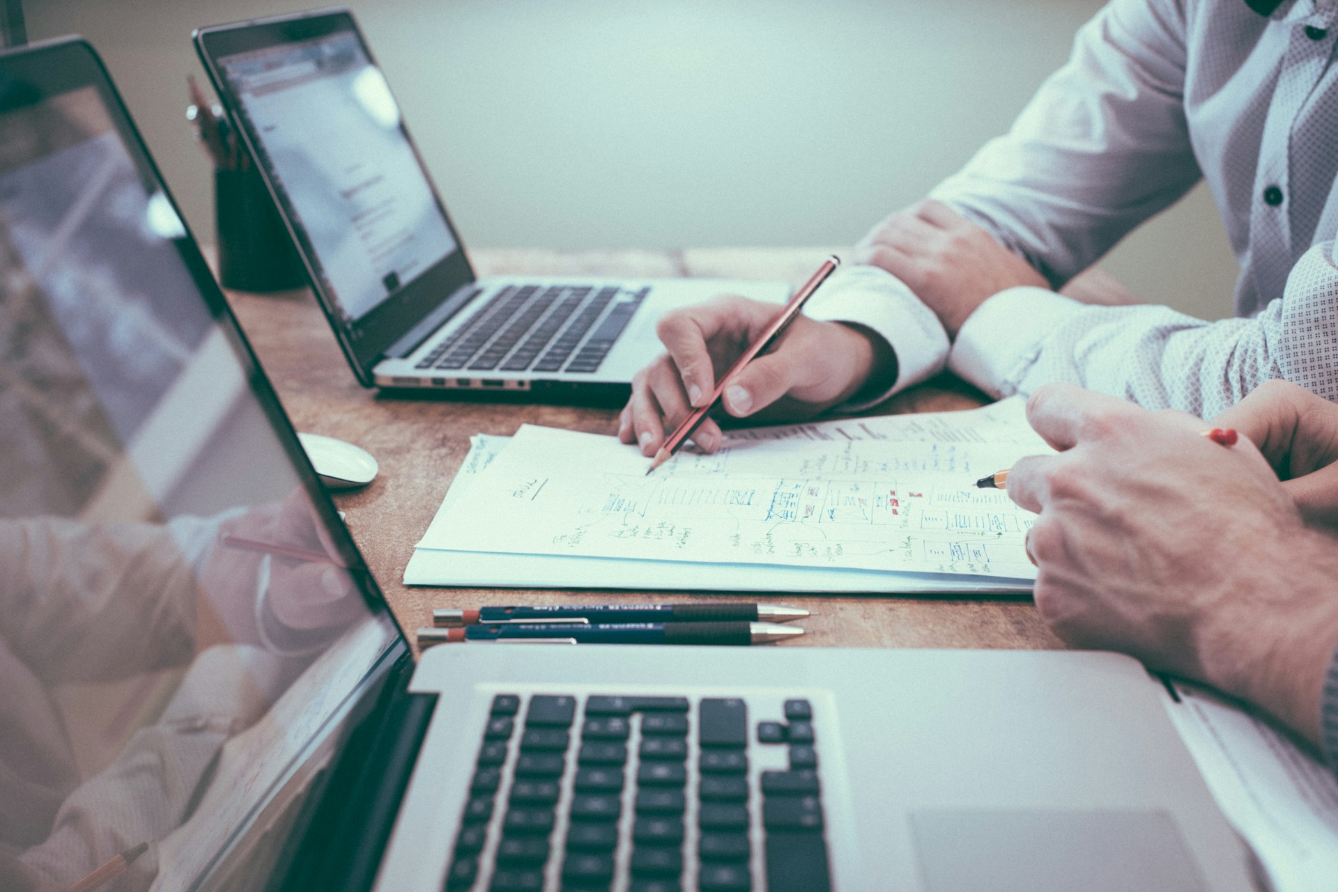 Is Credit Advisory Worth It? Here is What the Experts Say